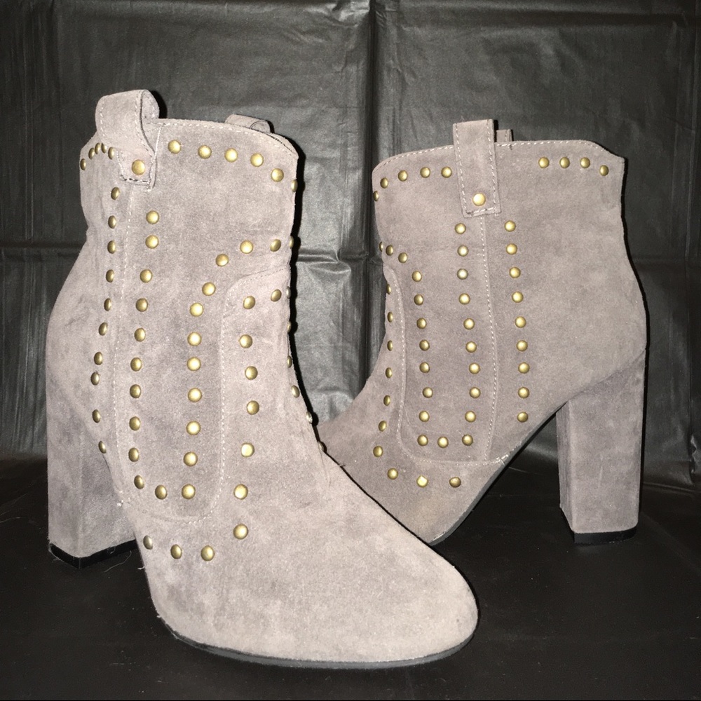 Cute bedazzled booties 🌚